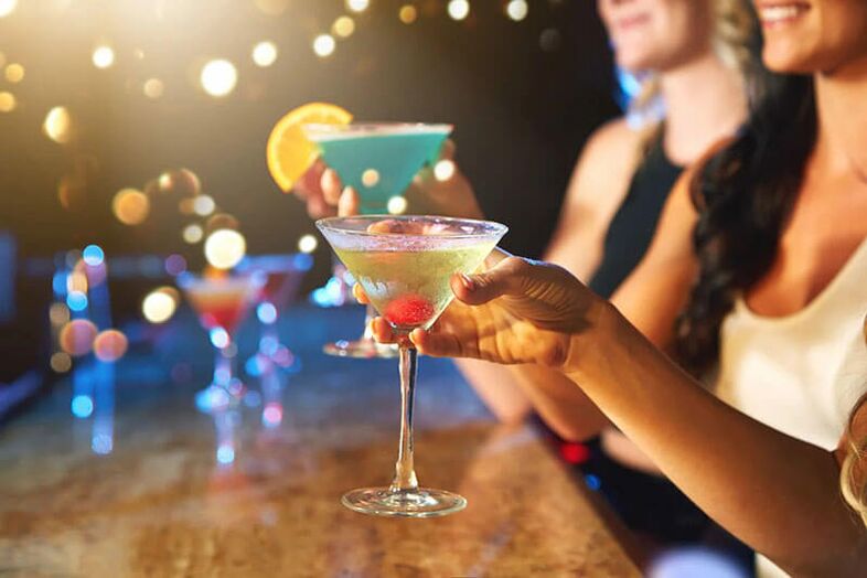 Unele băuturi alcoolice sunt potrivite pentru o petrecere, dar nu pentru întâlniri intime. 